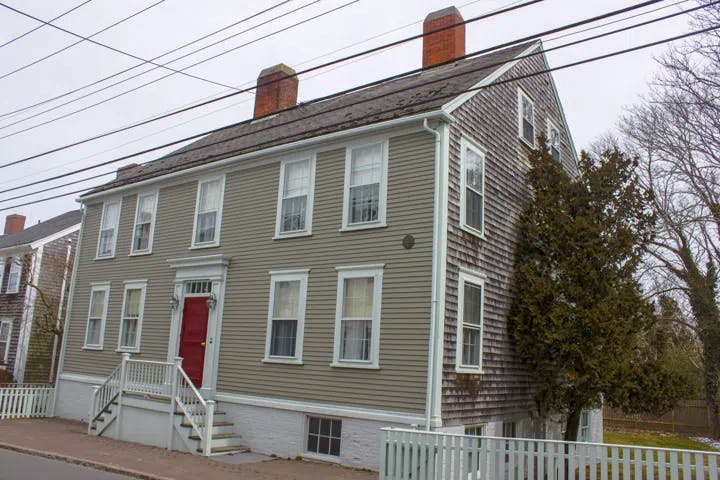 rental property in 13 Gardner Street