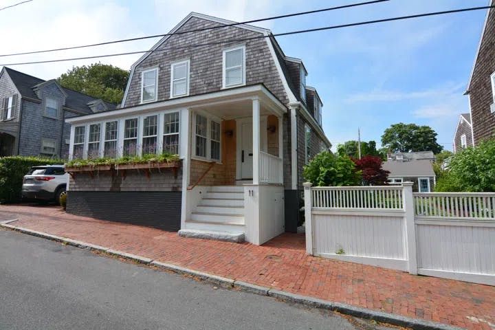 rental property in 11 Quince Street