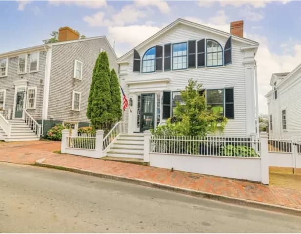 rental property in 70 Centre St