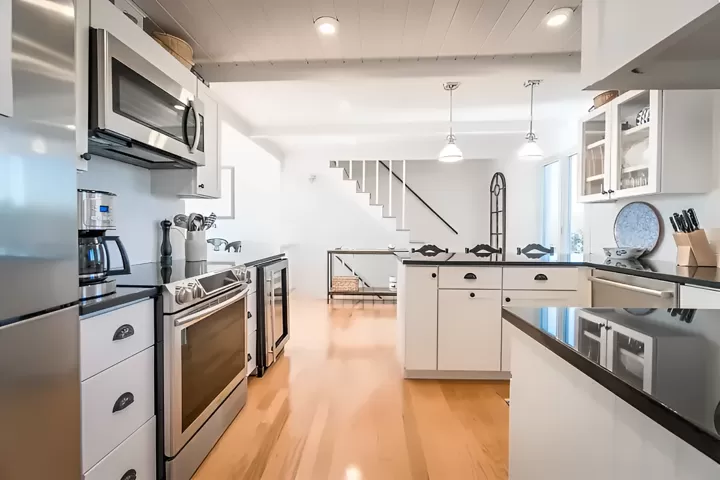 rental property in 44 Arkansas Avenue