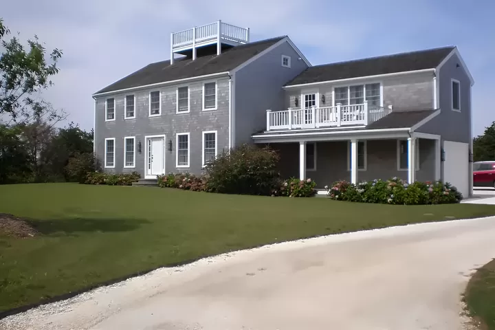 rental property in 7 Davis Lane