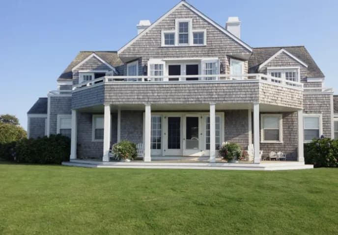 rental property in 19 Pocomo Road, Main House