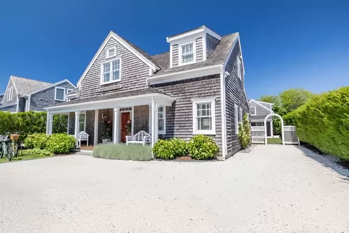 rental property in 8 Aurora Way