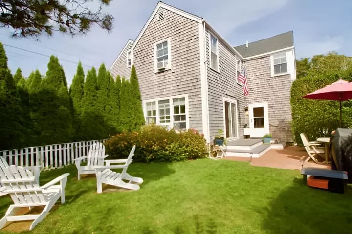 rental property in 62B Orange Street