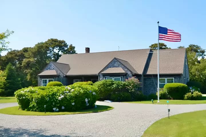 rental property in 30 Skyline Drive