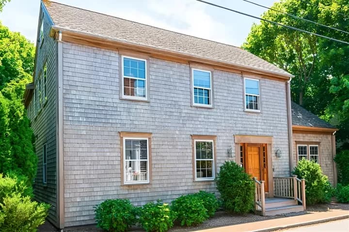 rental property in 10 Vestal St