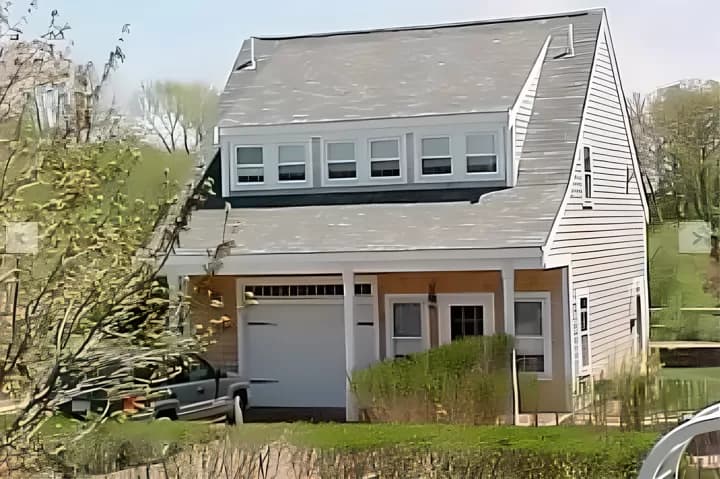 rental property in 4 Gardner Perry Lane, Cottage