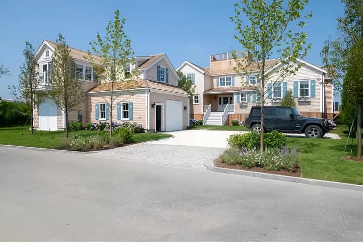 rental property in 4 Hulbert Ave