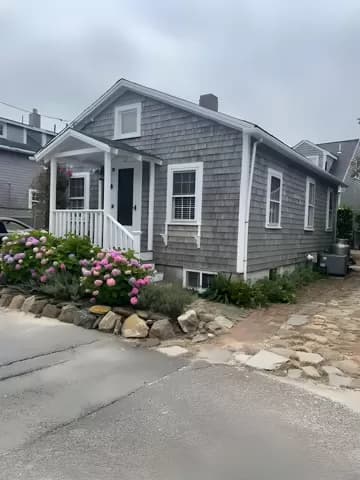 rental property in 21 West York Lane