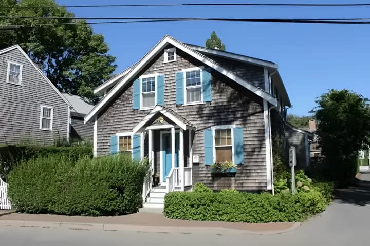 rental property in 30 Pleasant Street