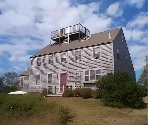 rental property in 17 Greenleaf Road