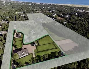 rental property in 14 Tripp Drive