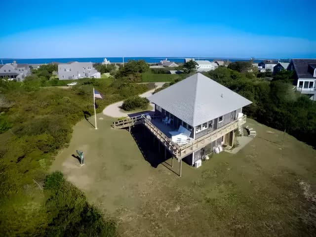 rental property in 318 Madaket Road