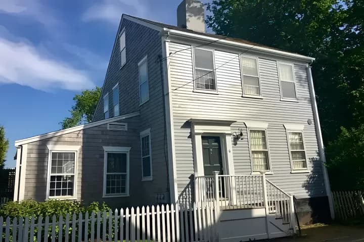 rental property in 6 Fayette Street