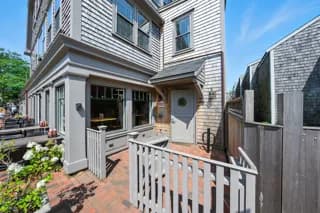 rental property in 20 Straight Wharf