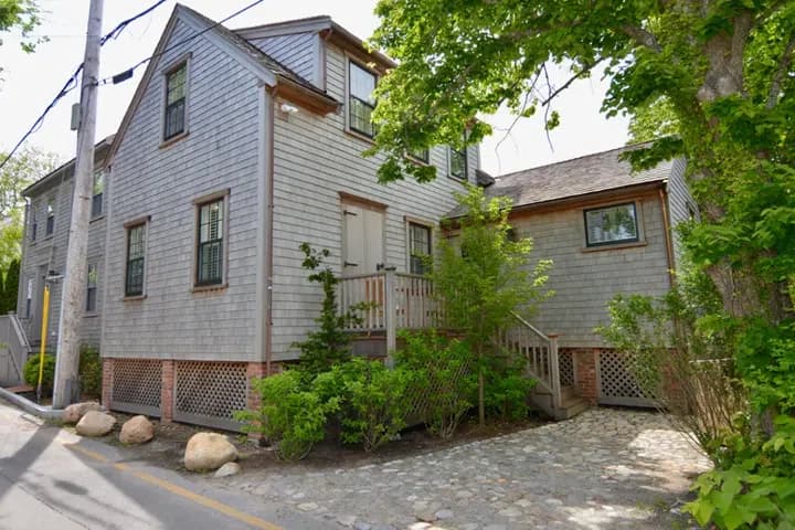 rental property in 11 Fayette Street