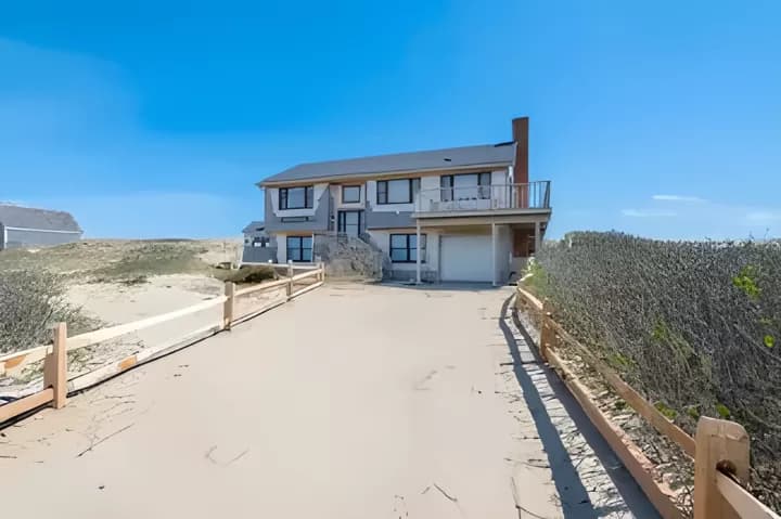 rental property in 153 Wauwinet Road