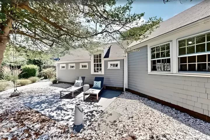 rental property in 9 Coffin Street