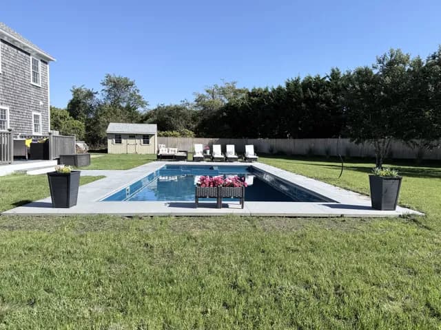 rental property in 8 Pinkham Circle