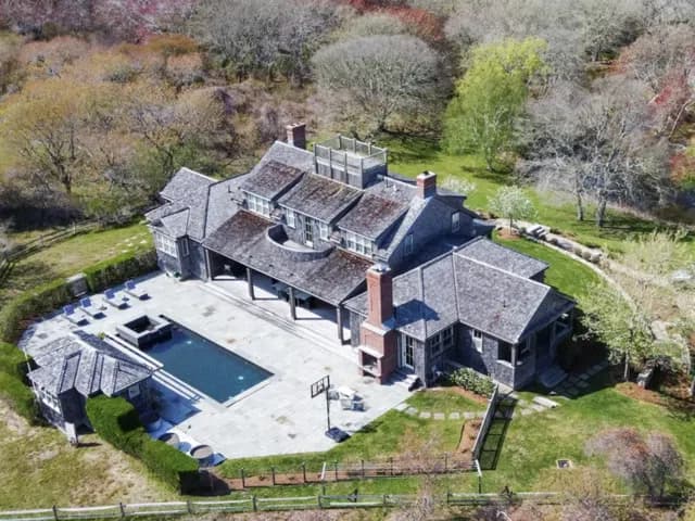 rental property in 31 Almanac Pond Road