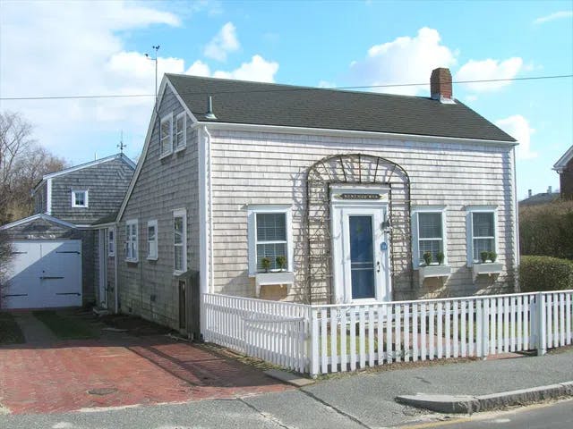 rental property in 39 North Liberty Street