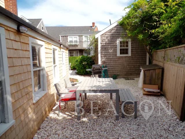 rental property in 17 Washington Street