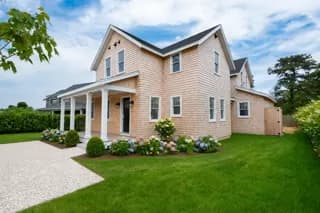rental property in 13 Fawn Lane