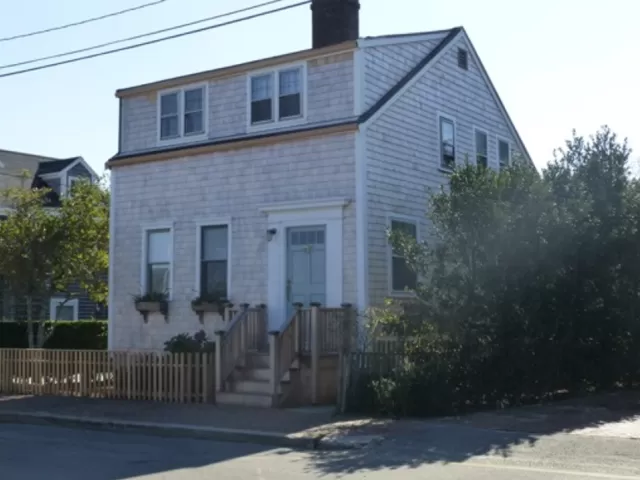 rental property in 17 Washington Street