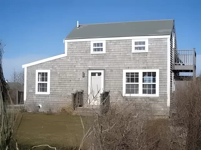 rental property in 11B Rhode Island Avenue