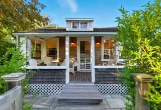 rental property in 17 & 17A New Street