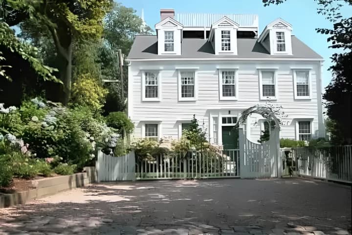 rental property in 1 Academy Lane