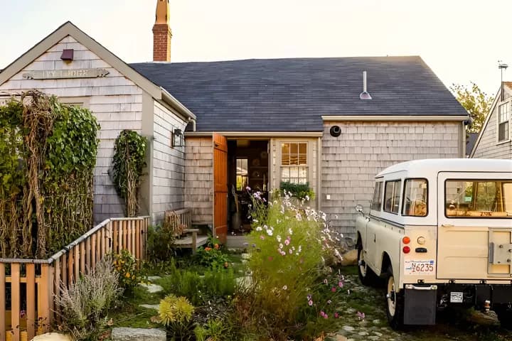 rental property in 18 Center Street