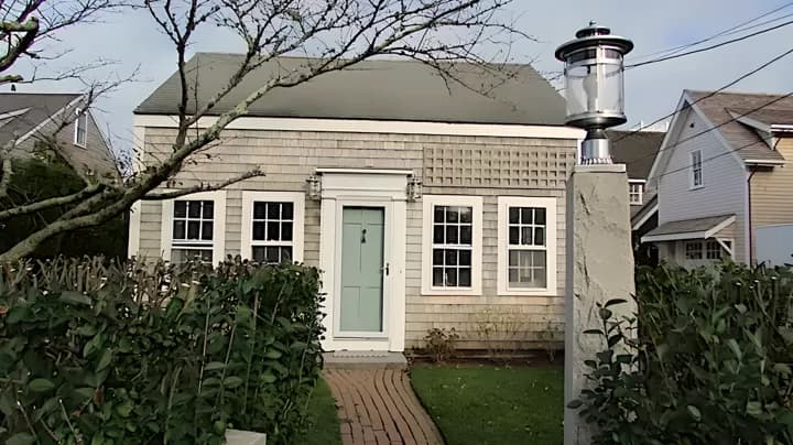 rental property in 1 Mackay Way