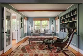 rental property in 9 Carew Lane