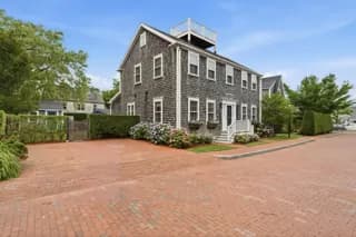rental property in 3 Dolphin Court