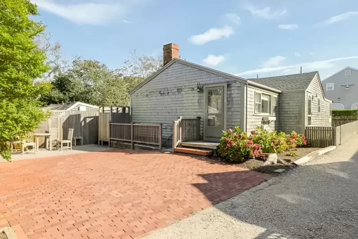 rental property in 36R Vestal Street