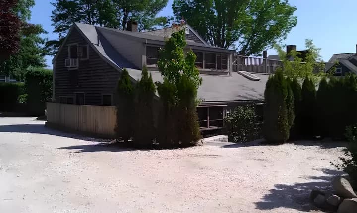 rental property in 1 Howard Court