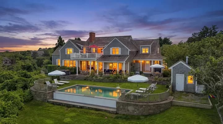 rental property in 5 Capaum Pond Road