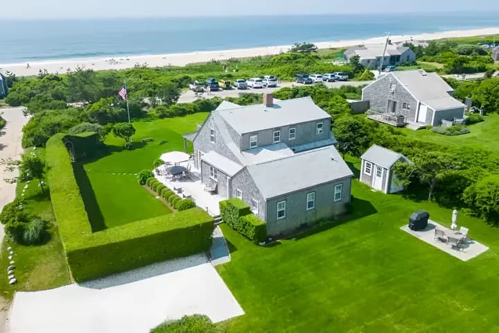 rental property in 46 Nonantum Avenue - House