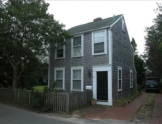 rental property in 16 York Street