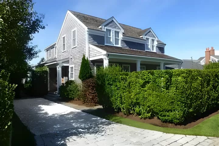 rental property in 12 Highland Avenue