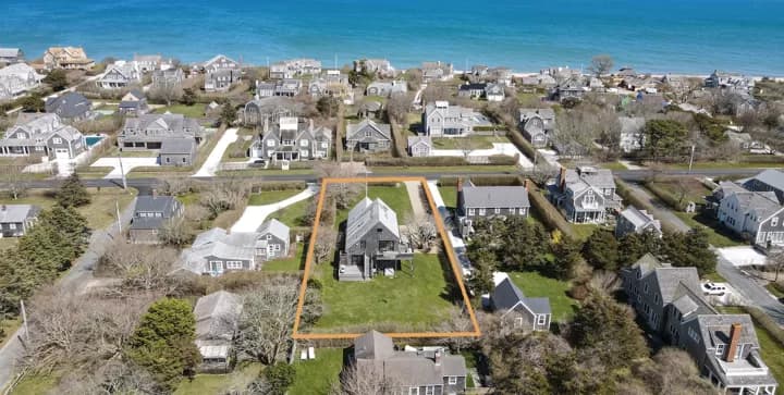 rental property in 44 Sankaty Road