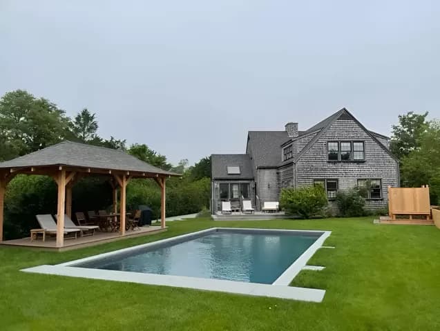 rental property in 21 Equator Drive