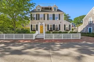 rental property in 35 India Street