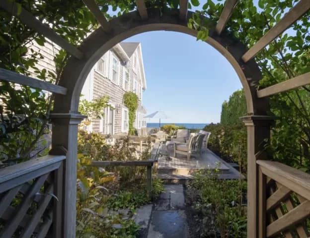 rental property in 19 Front Street