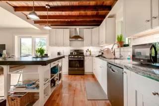 rental property in 47 Hinsdale Road