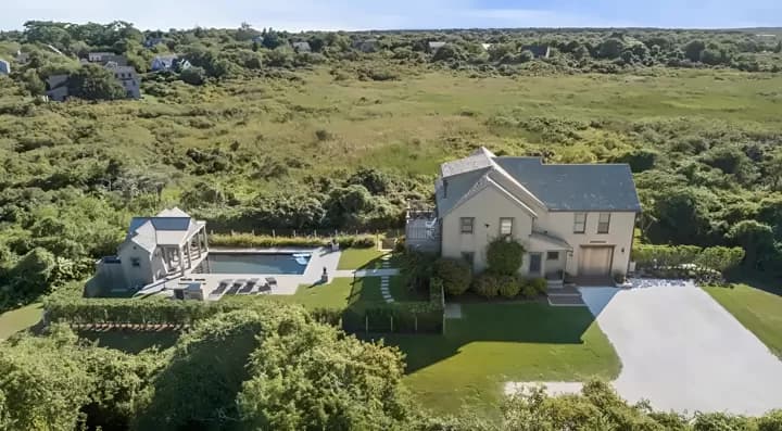 rental property in 51 Crooked Lane