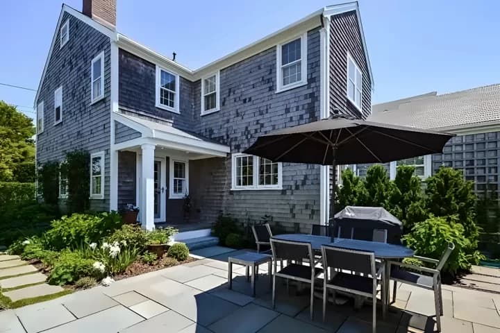 rental property in 16 New Lane