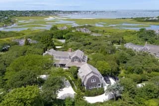 rental property in 8 Monomoy Road