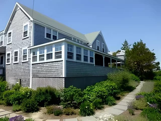 rental property in 42 Hulbert Avenue